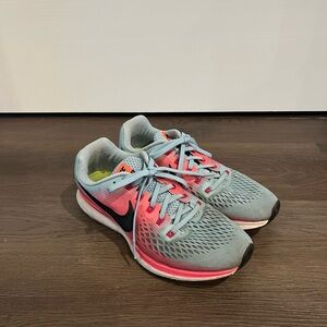 Women’s Nike Pegasus 10